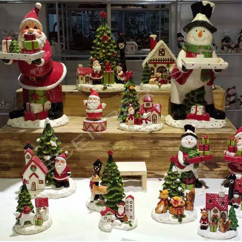 Große Auswahl an handbemalten Weihnachtsdekorstücken aus Keramik